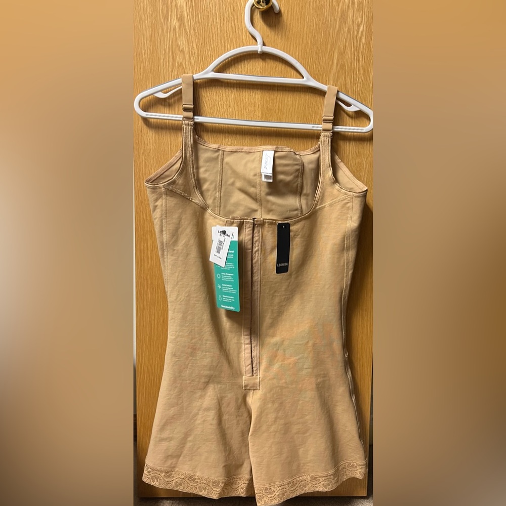 LEONISA SHAPEWEAR